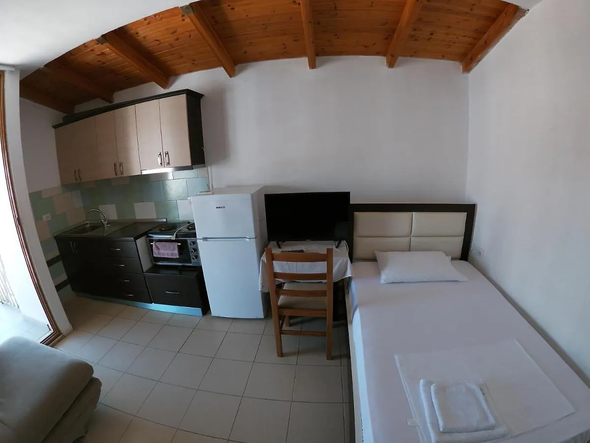 Honey Apartments Near Promenade Sarande Albania