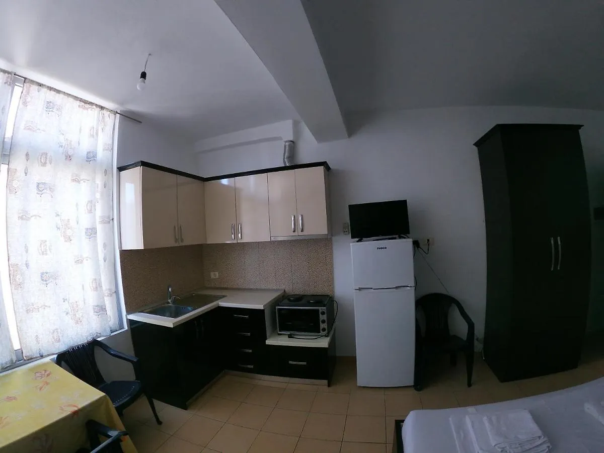 Honey Apartments Near Promenade Saranda