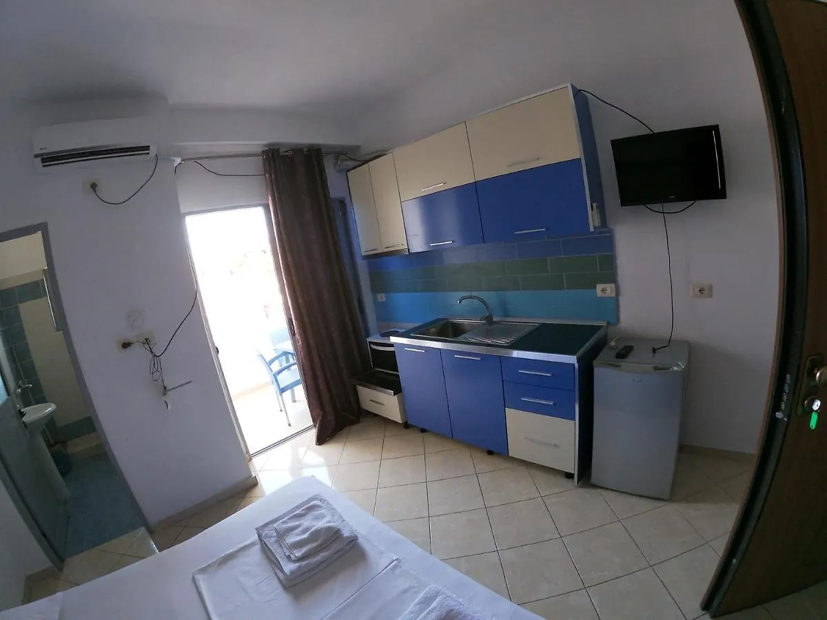 Honey Apartments Near Promenade Saranda Albanie