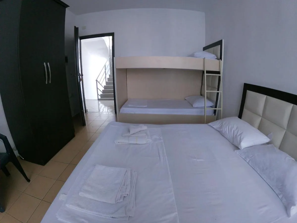 Honey Apartments Near Promenade Saranda 0*,