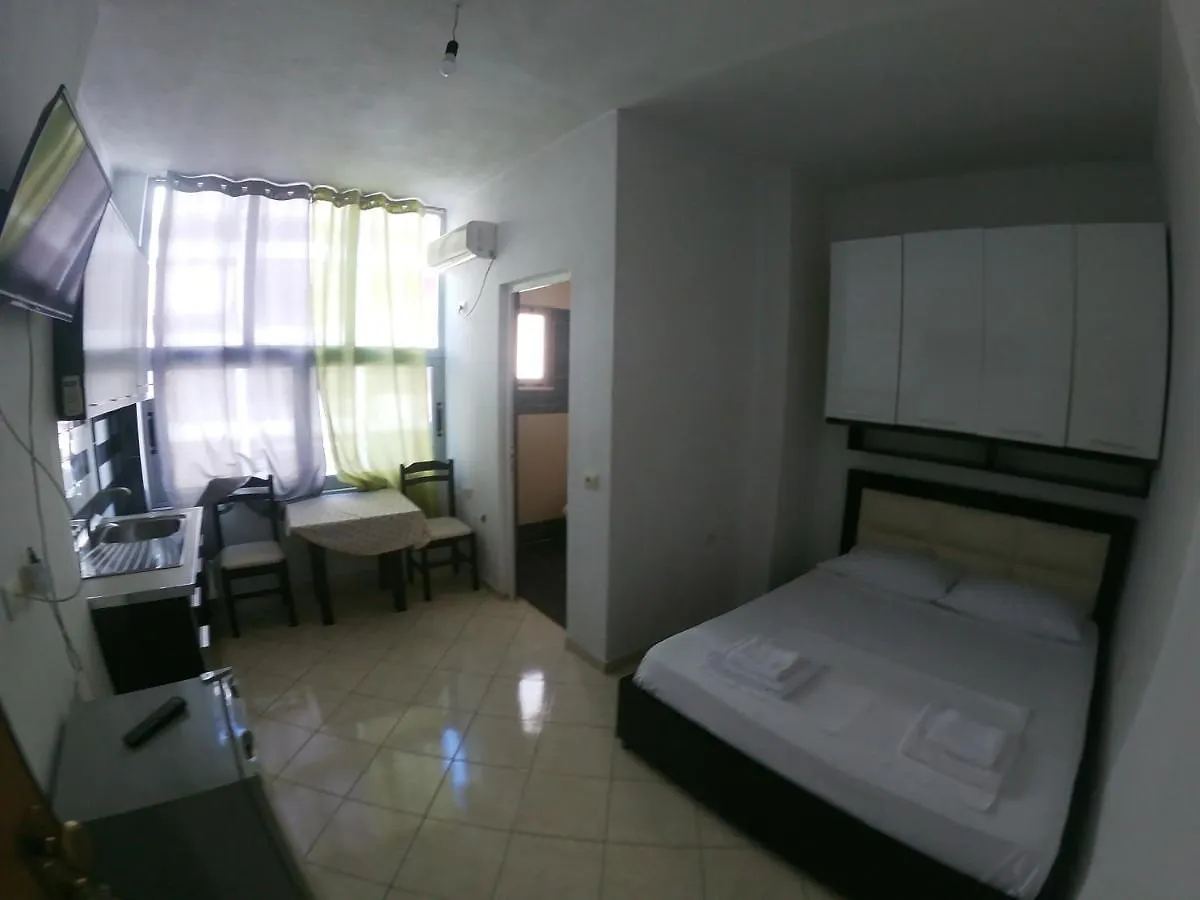 Honey Apartments Near Promenade Saranda 0*,
