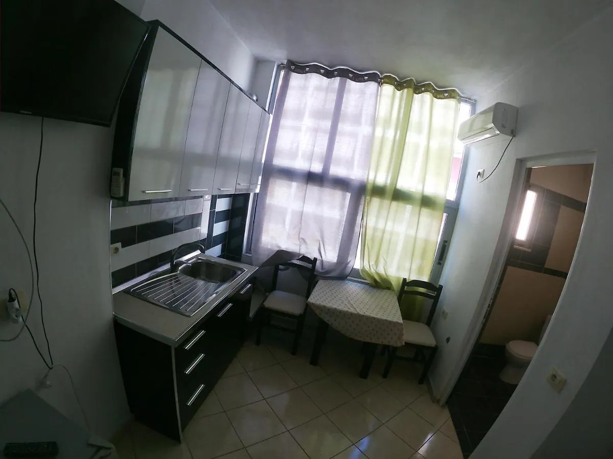 Honey Apartments Near Promenade Saranda