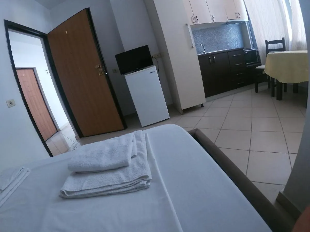 Honey Apartments Near Promenade Saranda